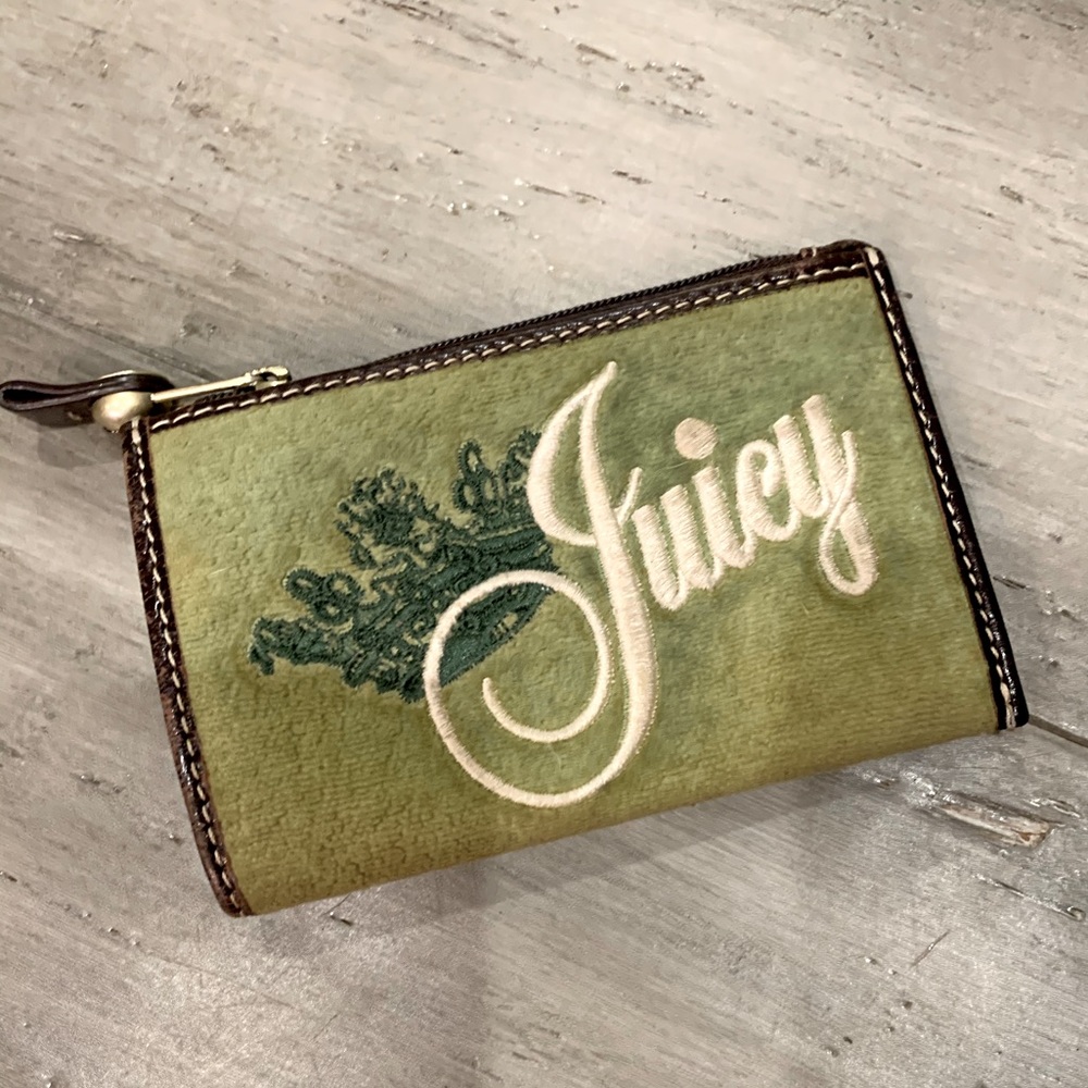 Juice Couture coin purse key ring